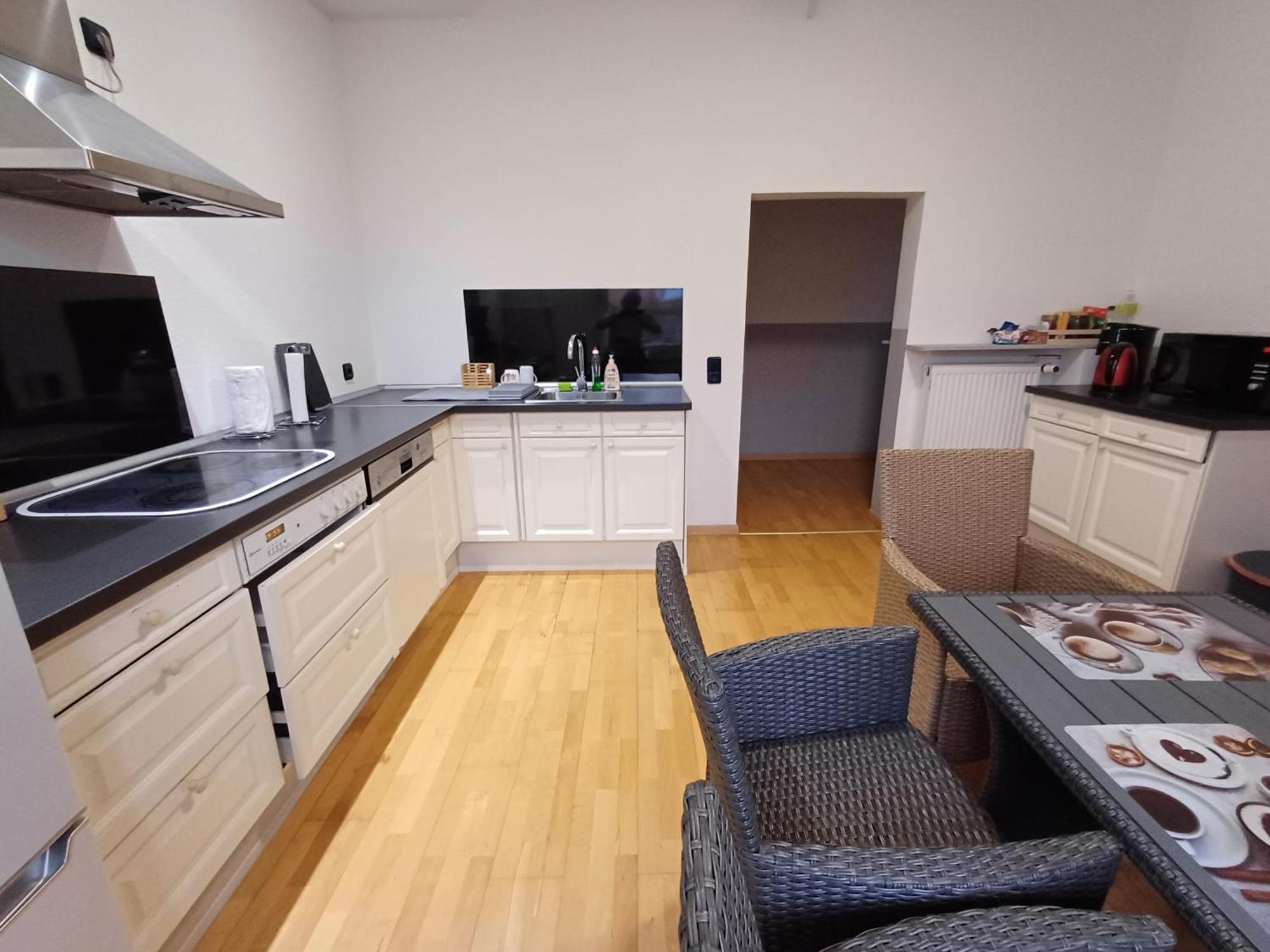Doppelzimmer, Tv- Bad, Kuehlschrank- Parkplatz-17 Meine Esterno foto