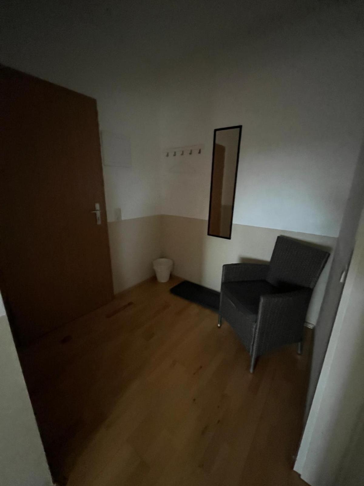Doppelzimmer, Tv- Bad, Kuehlschrank- Parkplatz-17 Meine Esterno foto